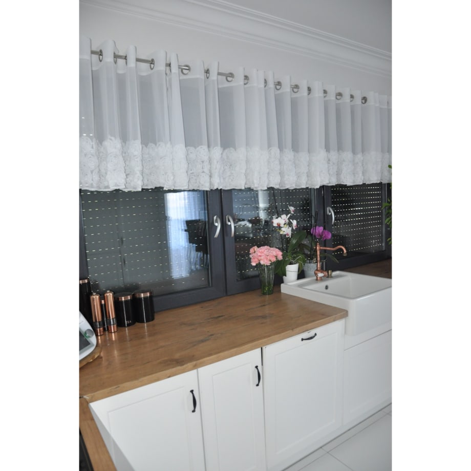 firana z szyfonu "roses" wyszywane róże | przelotki 160x70 cm biała | zdobiona aplikacją 3D w róże