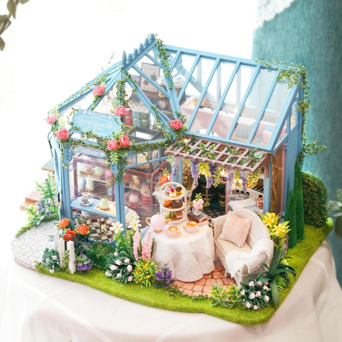 Miniaturowy domek - Różana herbaciarnia