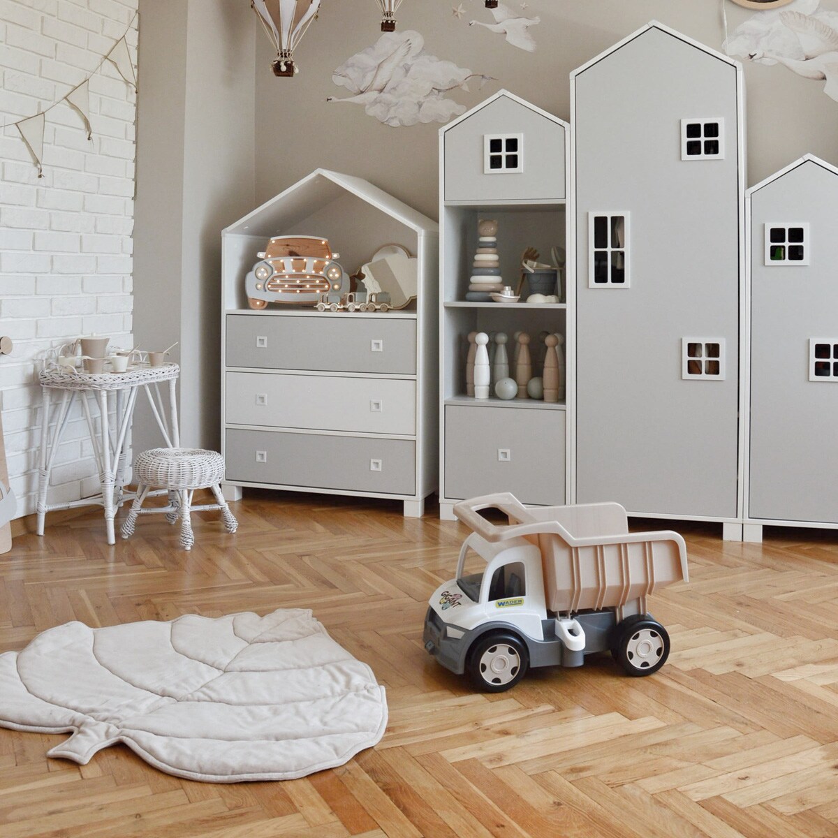 Beżowy duży samochód wywrotka dla dzieci WADER do 150kg