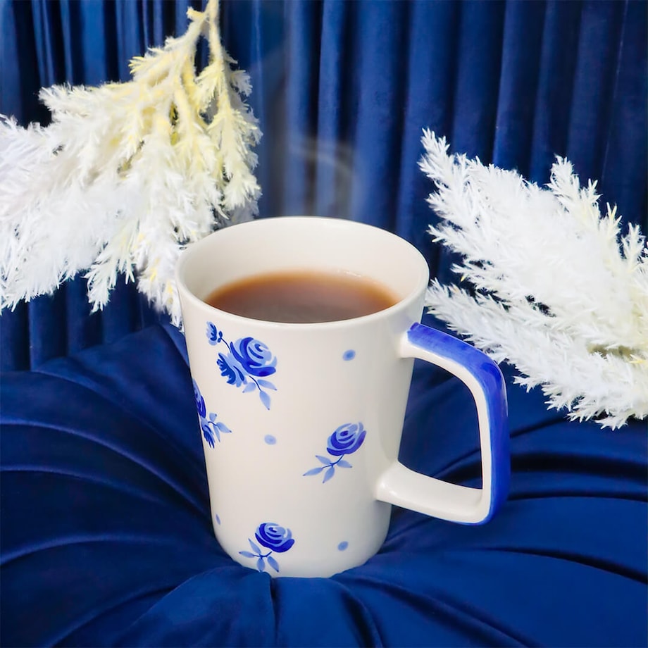 Elegancki duży kubek z motywem szafirowych pąków 300 ml prezent upominek na każdą okazję dla faceta kobiety babci mamy żony dziewczyny przyjaciółki
