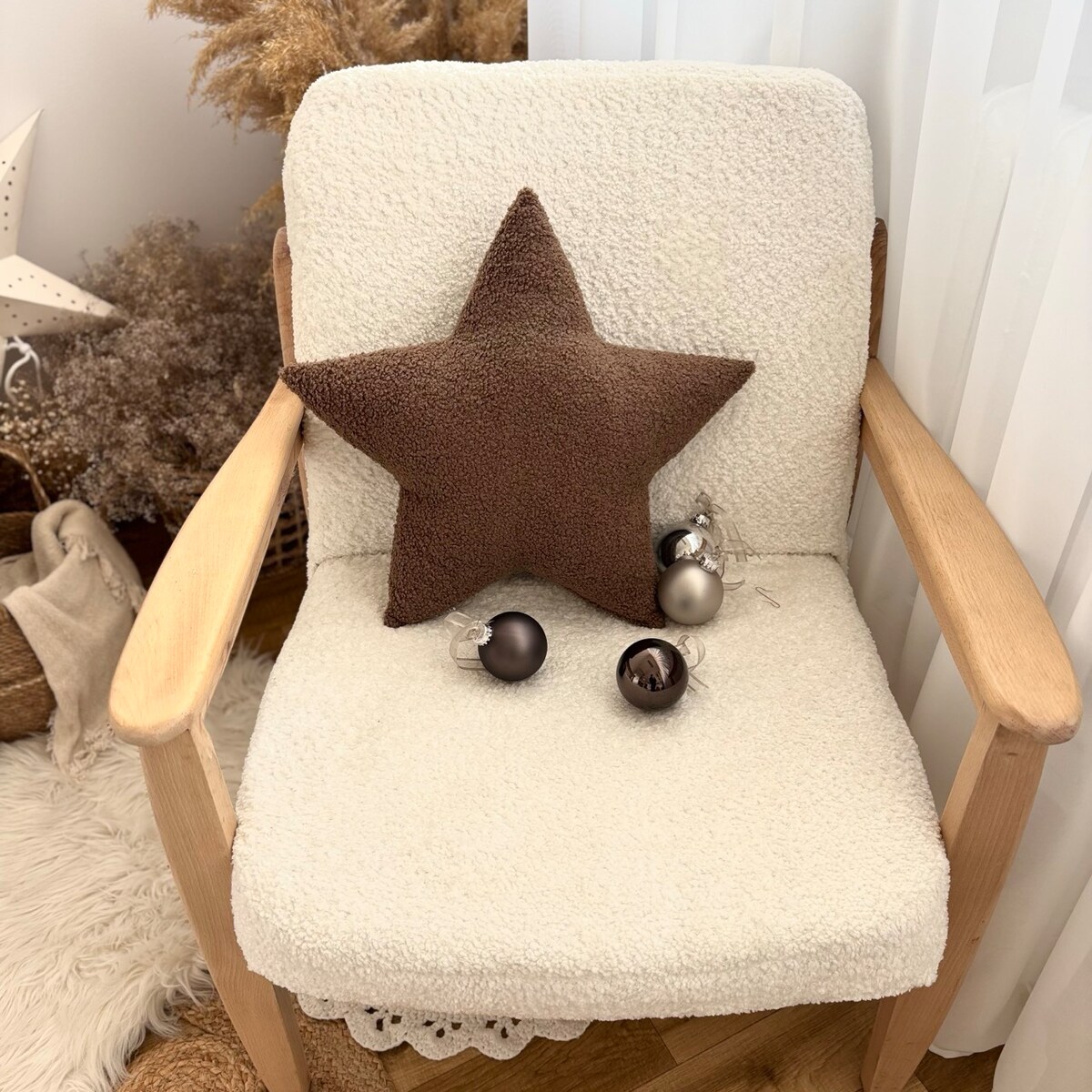 Poduszka Gwiazda boucle brązowa