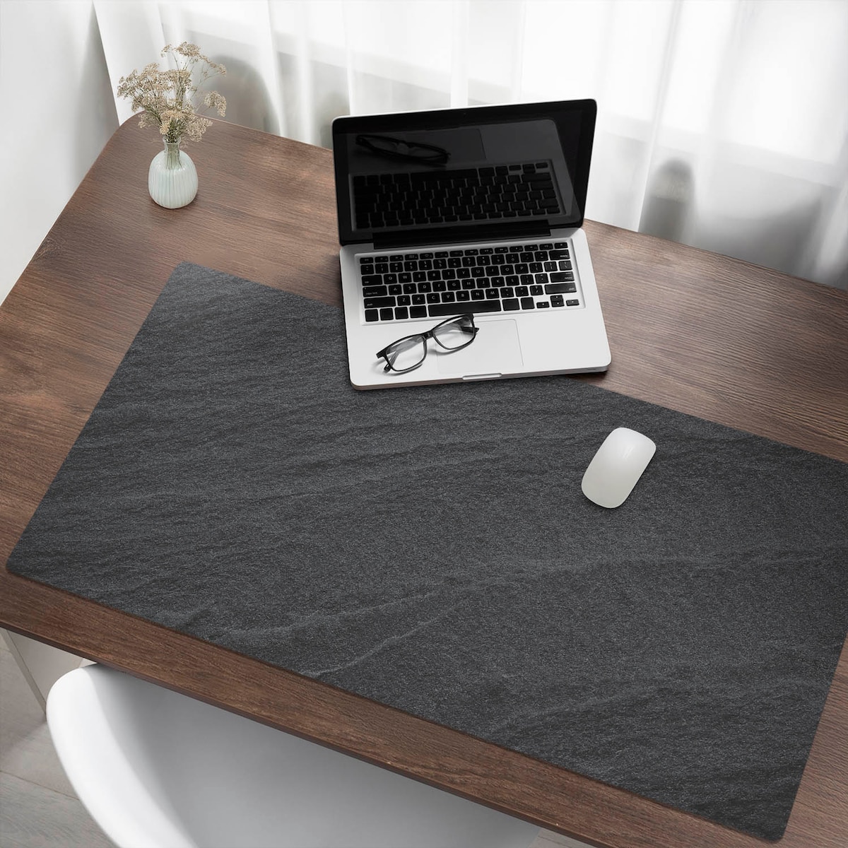 Szara mata na biurko Kamienista tekstura, 120x60 cm