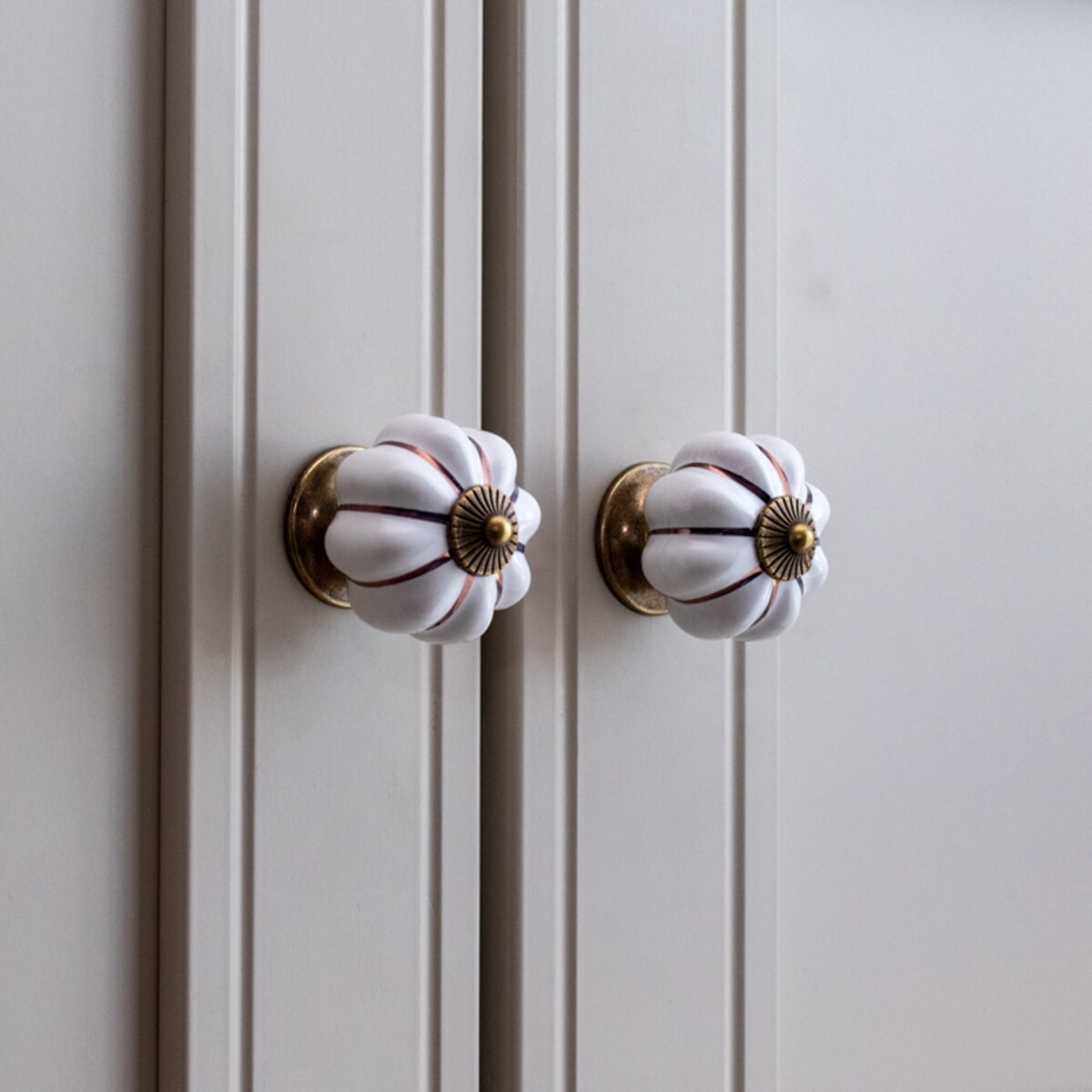 Gałka meblowa retro cermiczna uchwyt do mebli klasyczny złoty porcelanowy