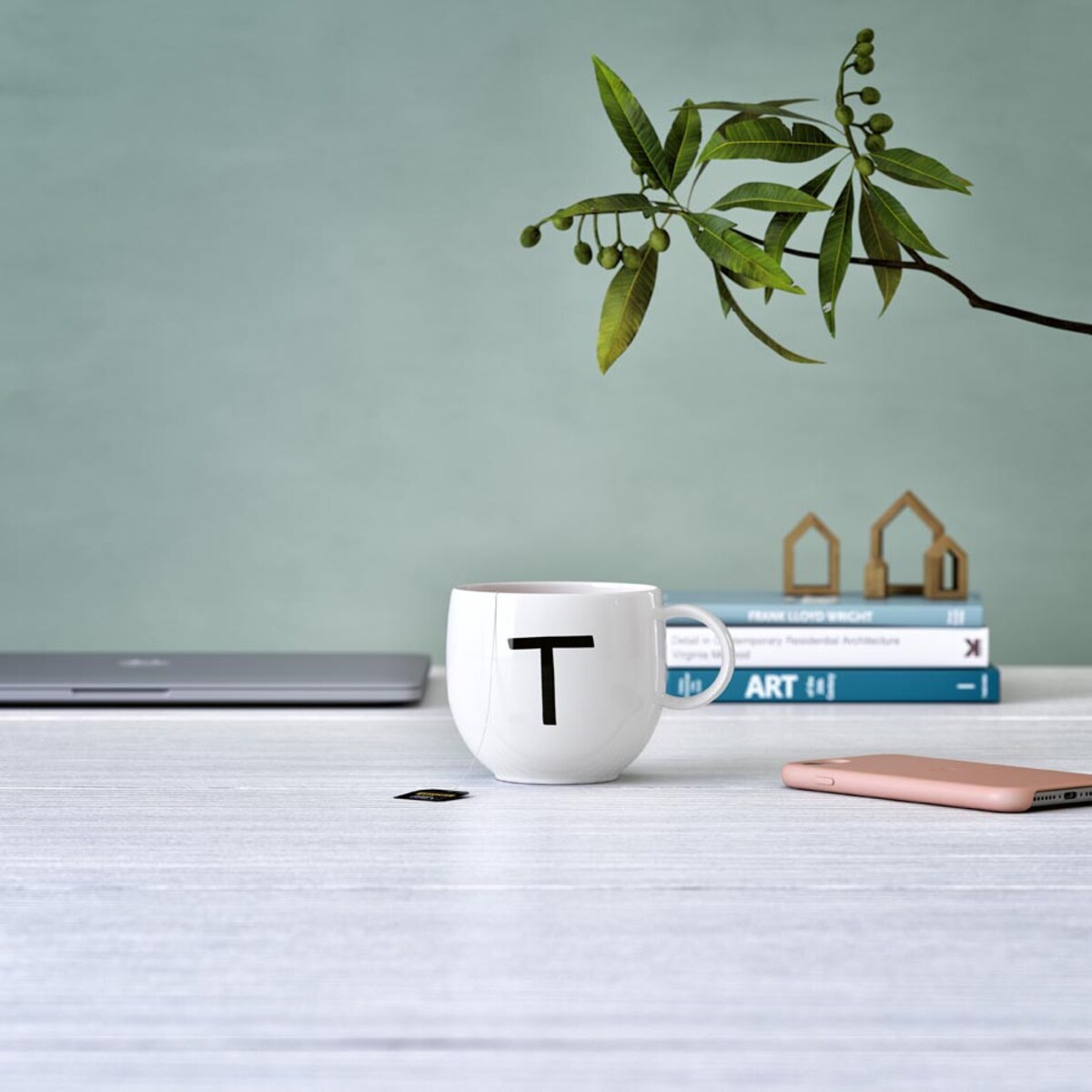 Kubek z literą T Letters, Villeroy & Boch