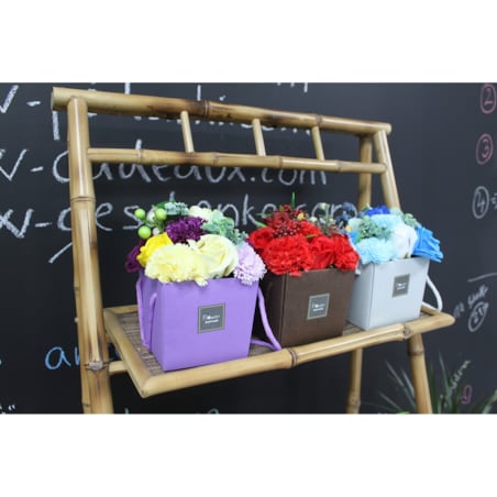 Mydlany Bukiet Kwiatowy BOX pudełko Czerwone Róże Goździki na prezent dar