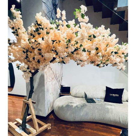 Drzewo kwitnącej wiśni z herbacianymi kwiatami na naturalnym pniu 220 cm