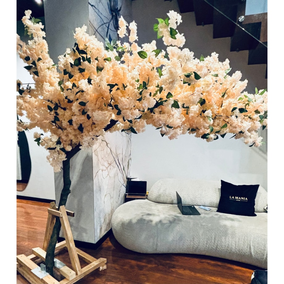 Drzewo kwitnącej wiśni z herbacianymi kwiatami na naturalnym pniu 220 cm