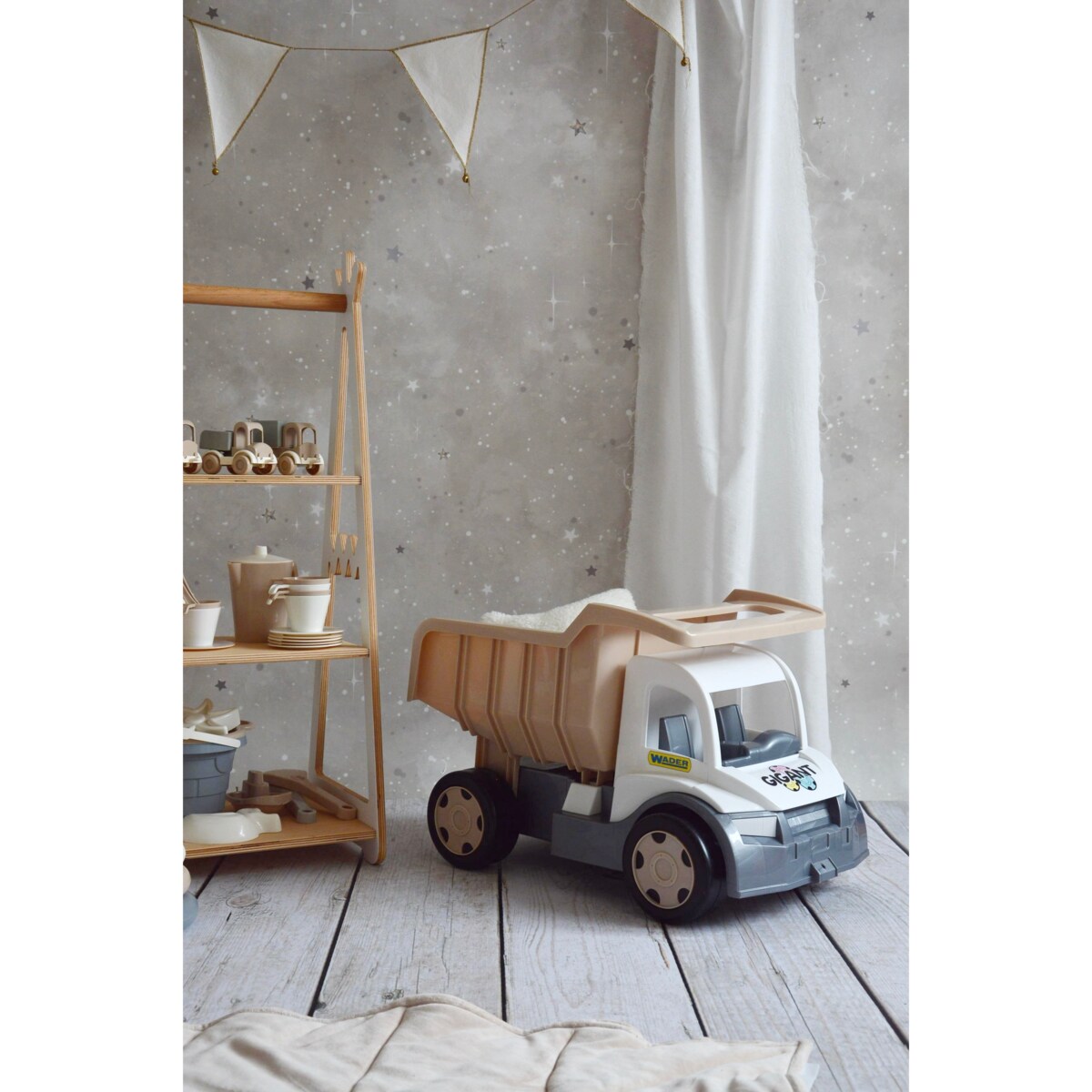 Beżowy duży samochód wywrotka dla dzieci WADER do 150kg