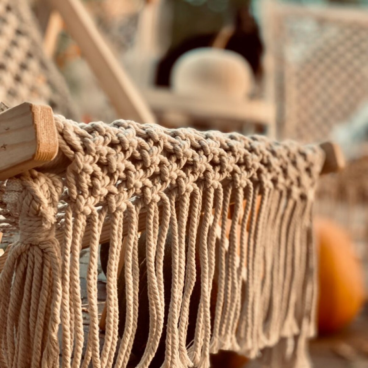 PLECIONY LEŻAK OGRODOWY W STYLU BOHO HILI