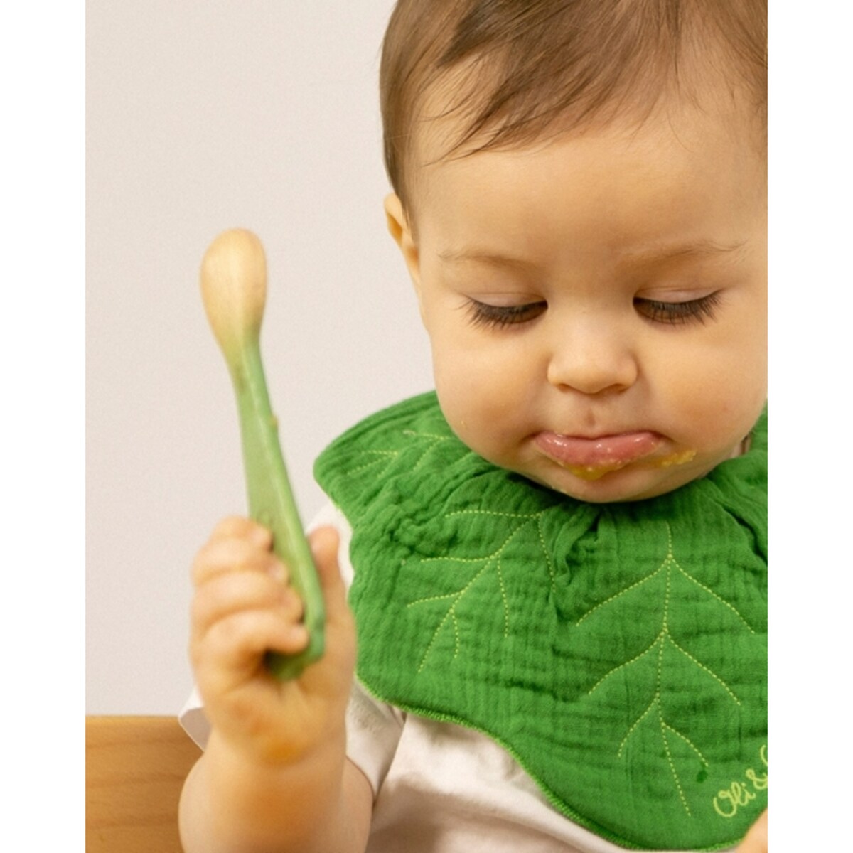 Oli & Carol Drewniane Łyżeczki dla Dzieci 2 szt. Por i Jarmuż