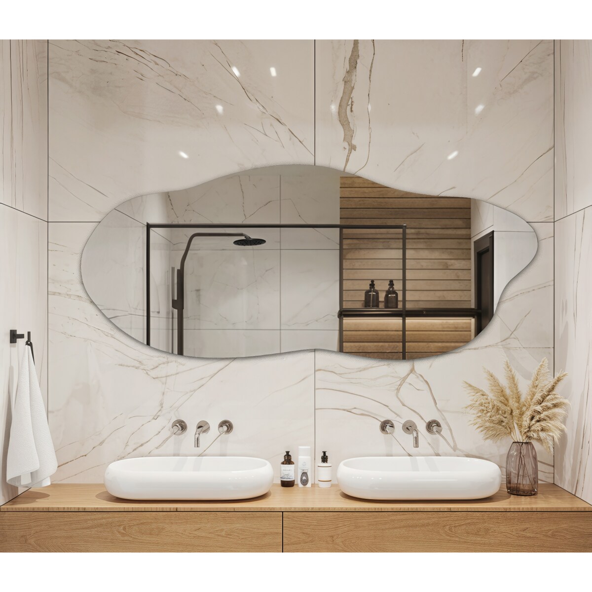 Lustro o płynnym kształcie 35x80 cm