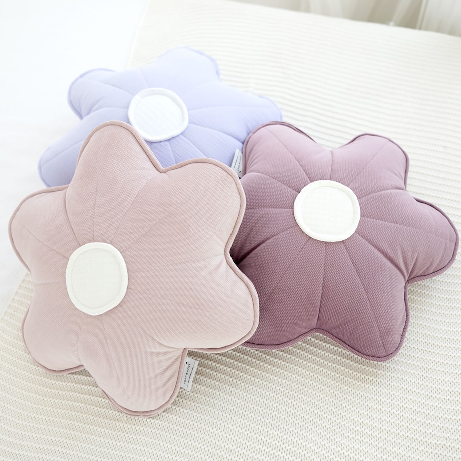 Poduszka ciemnoróżowy kwiat, Velvet Flower