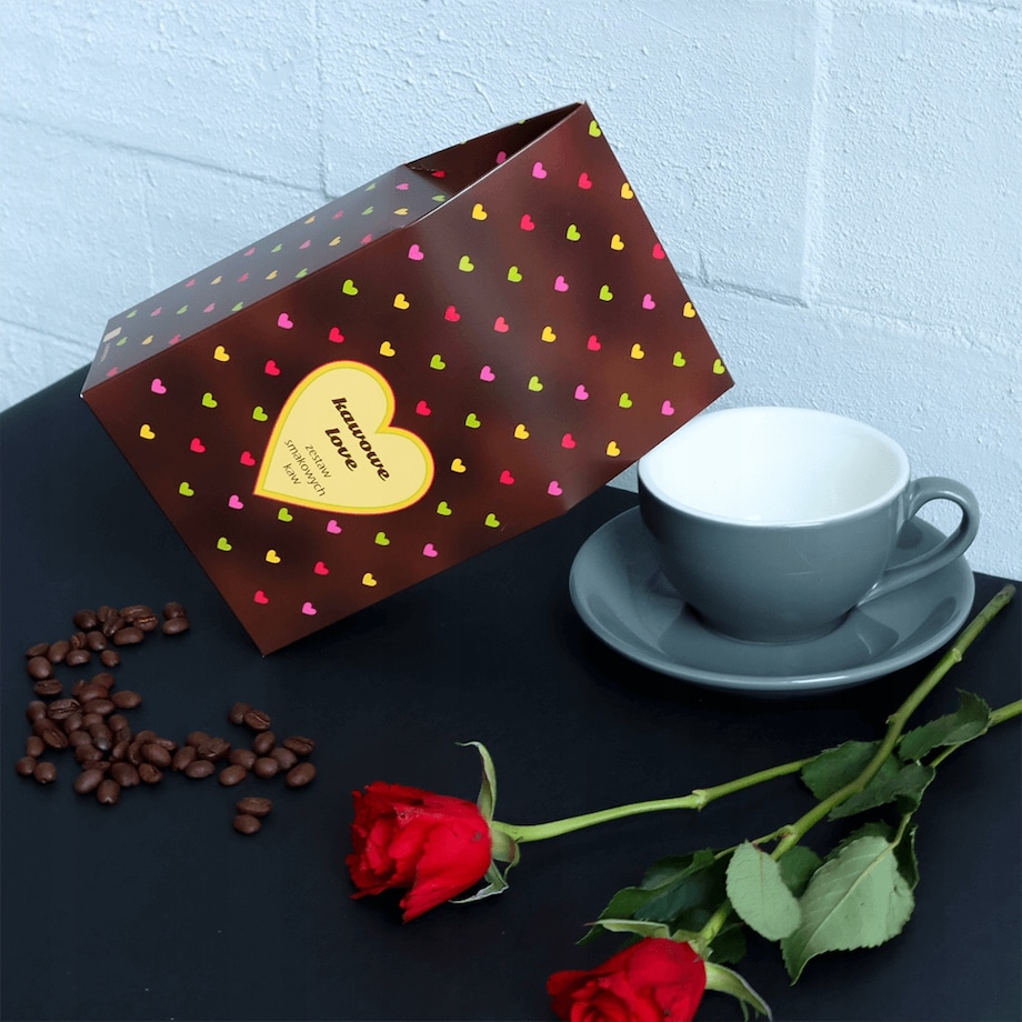 Zestaw prezentowy upominkowy "KAWOWE LOVE" - 10 smaków kaw deserowych premium - prezent upominek na walentynki dla chłopaka dziewczyny niej niego żony męża kobiety faceta mężczyzny
