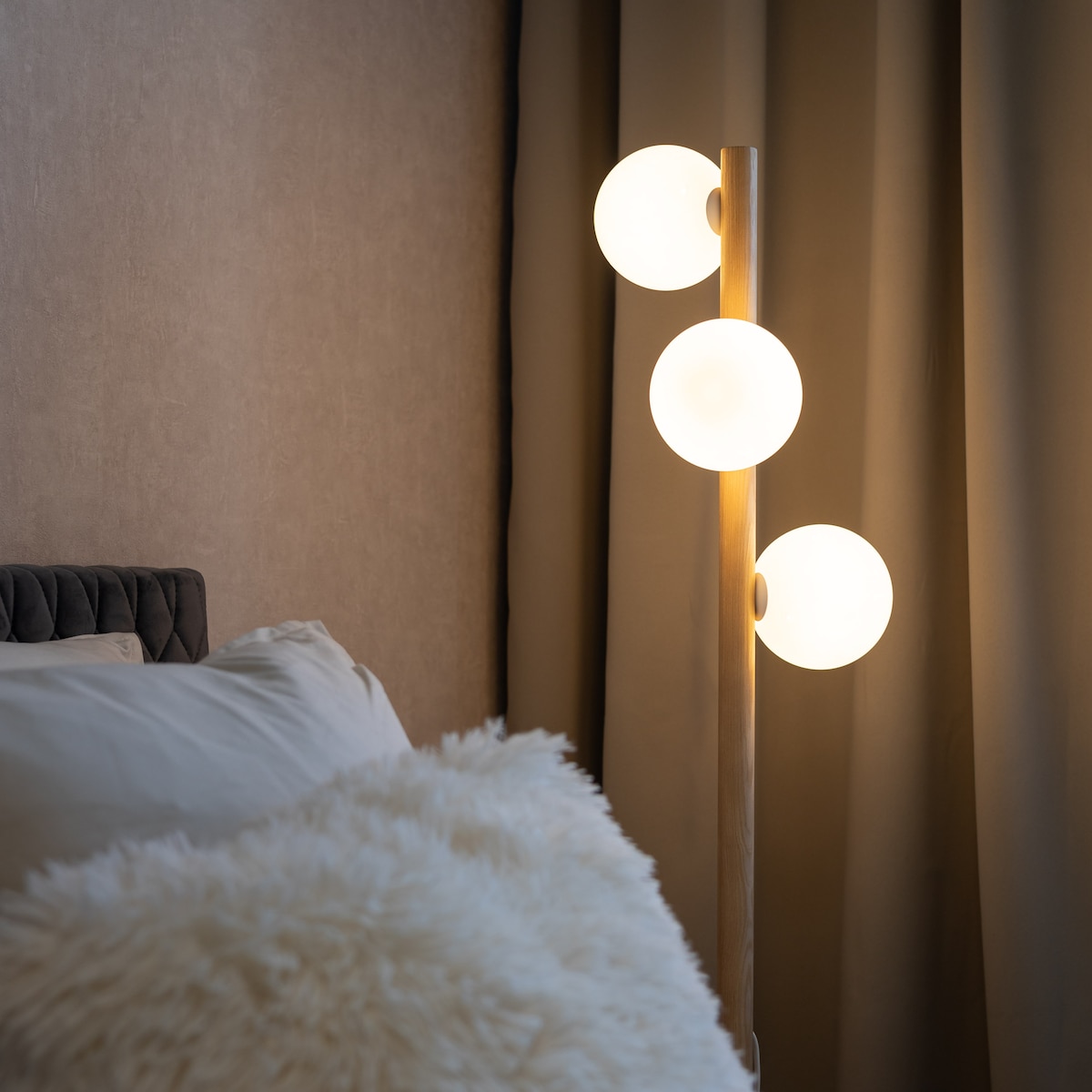 Lampa podłogowa TK Lighting ESTERA WOOD 5809, 3xG9, drewno sosna, biała-czarna, 150 cm