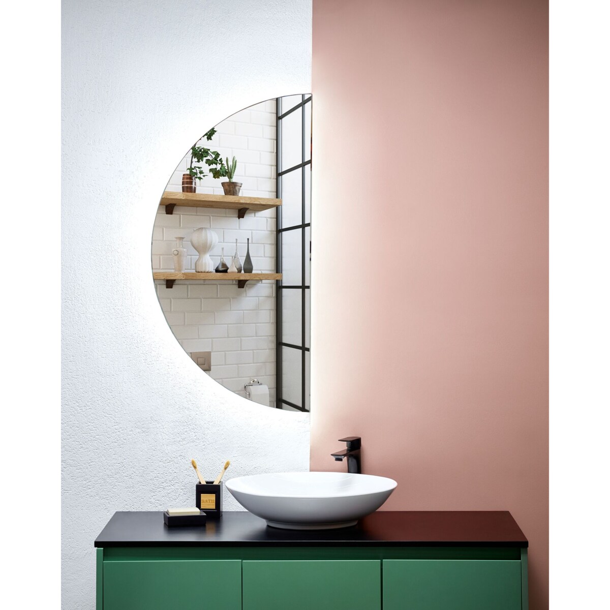 Półokrągłe lustro ścienne LED 50 x 100 cm srebrne LOUE