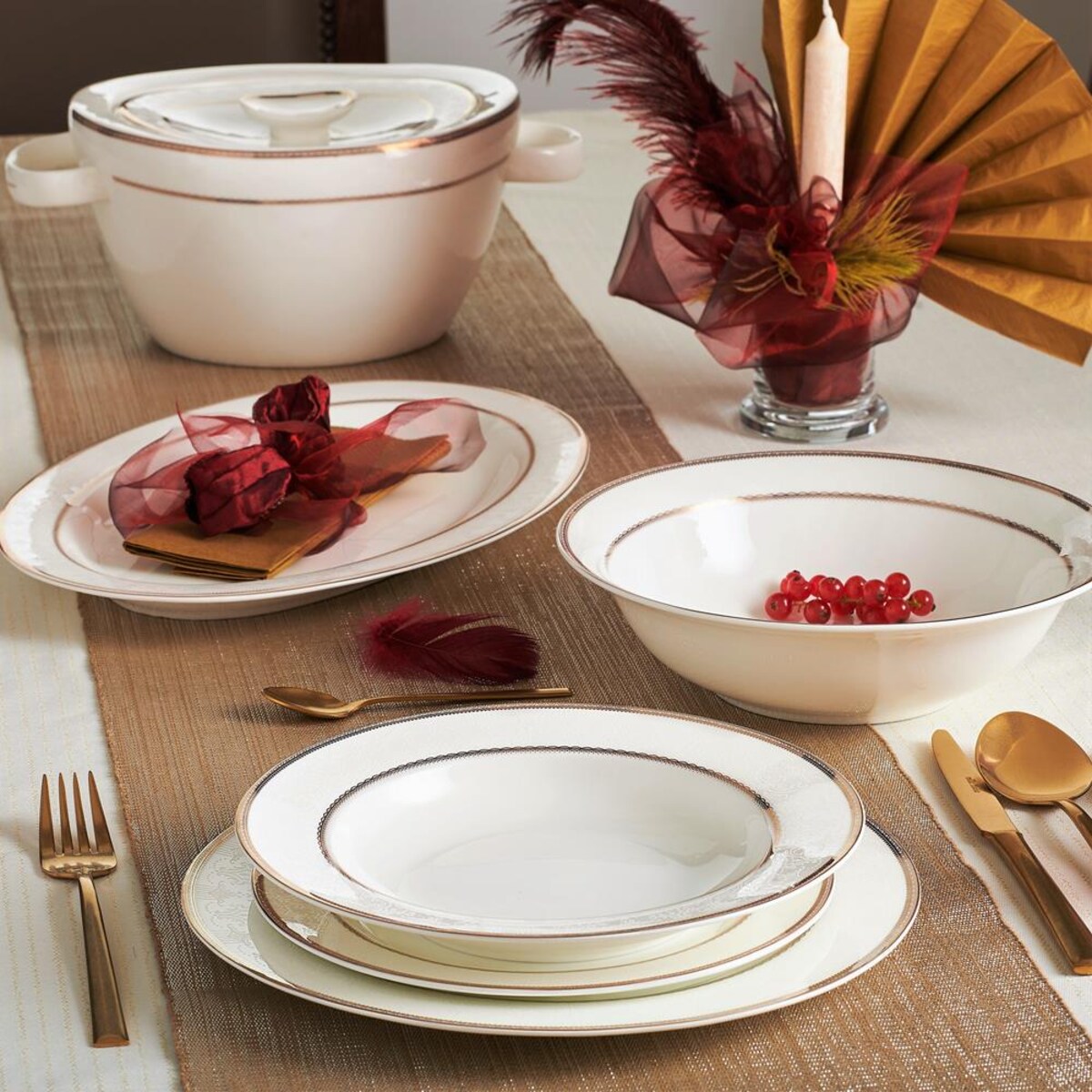 VILLA ITALIA Serwis obiadowy porcelanowy na 12 osób z wazą ARIANA
