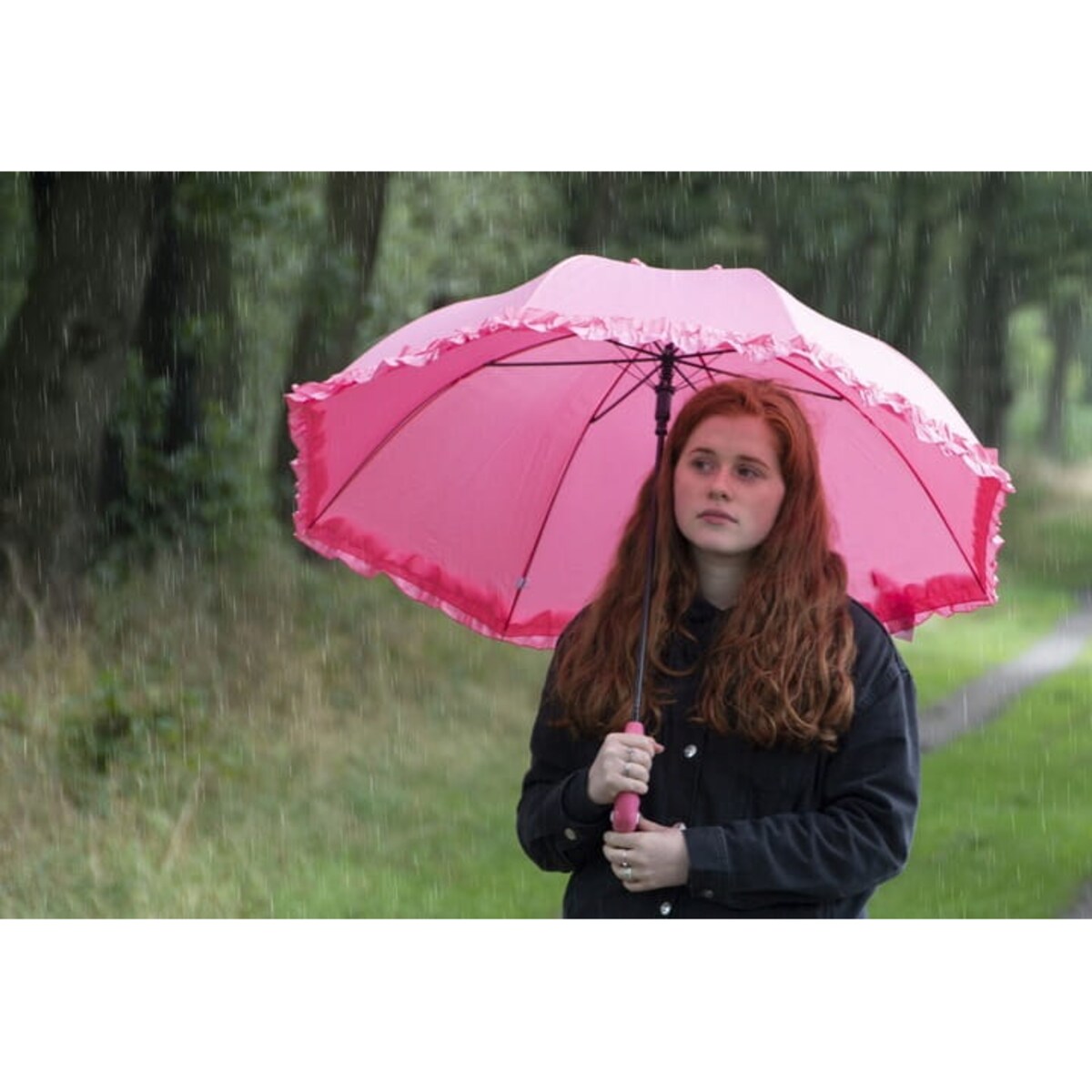 Stojący parasol w kształcie flaminga z falbanami