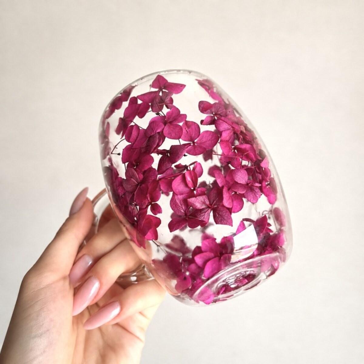 Szklanka termiczna z kwiatami w środku 300ml 1szt, pełna hortensji, burgund bordo SZK218