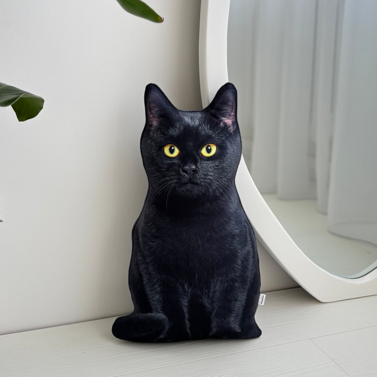 Poduszka czarny Kot na szczęście