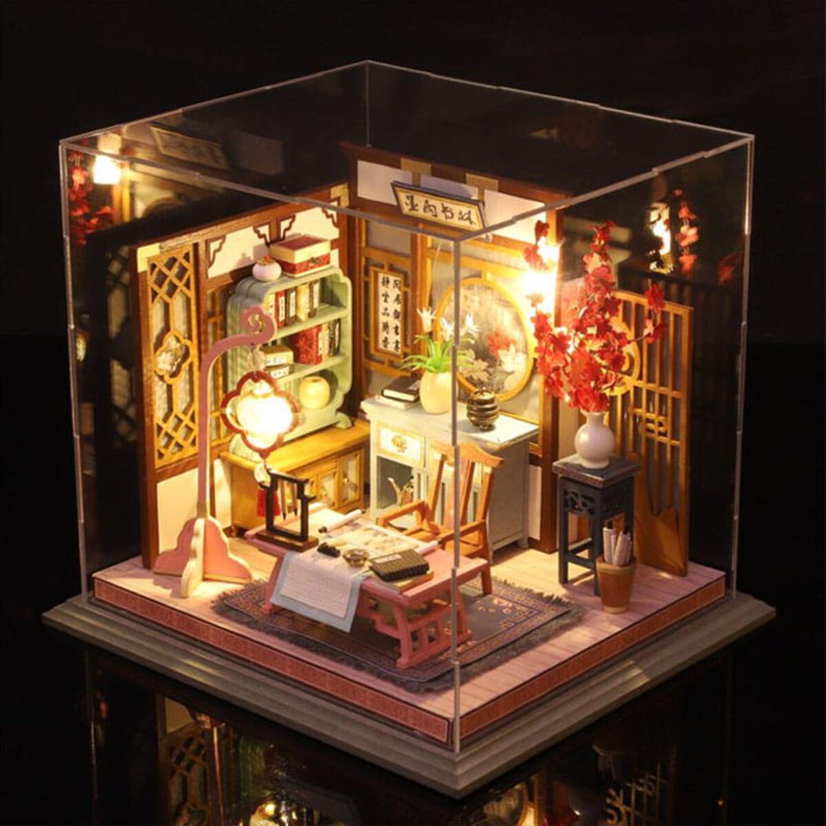 Miniaturowy domek - Mistyczna kaligrafia