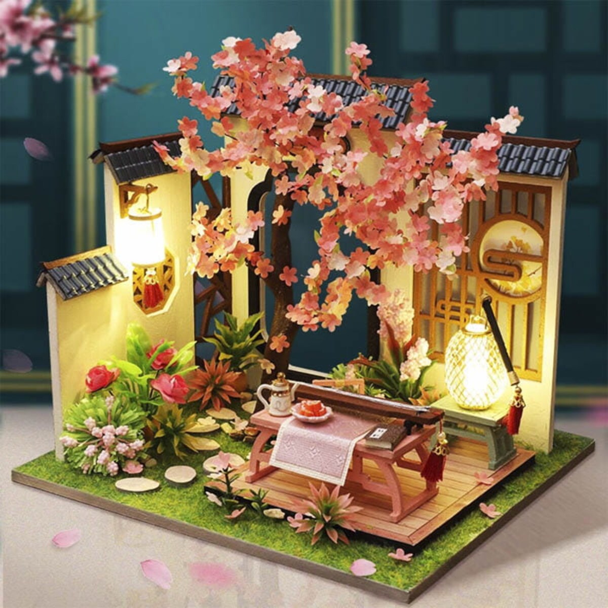 Miniaturowy domek - Muzyczny ogród