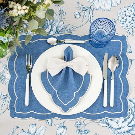 Bieżnik z motywem kwiatowym Blossom Blue – 50 × 150 cm