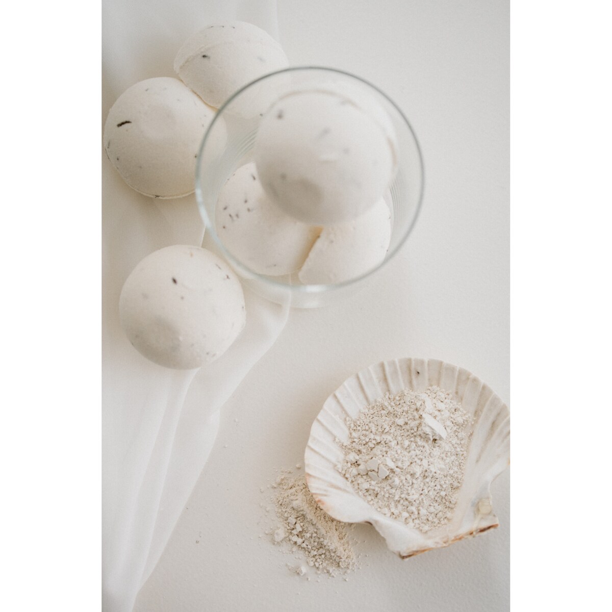 Relaksująca kula do kąpieli CALM LAVENDER Relaxing Bath bomb