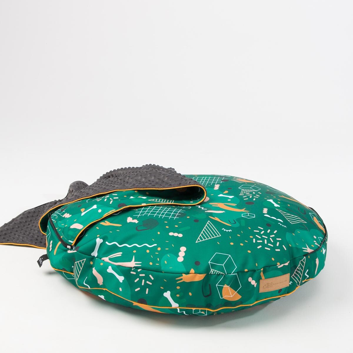 Legowisko okrągła poducha z kapturem "Psy na jawie" - Rozmiar: M