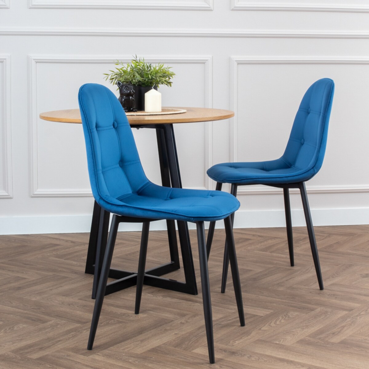 Krzesło tapicerowane welurowe pikowane do salonu z guzikami granatowe