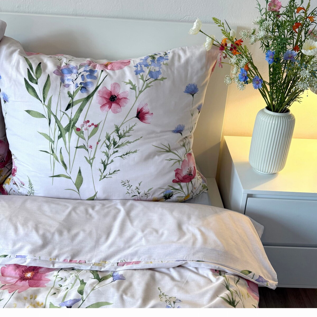 Pościel bawełniana 200x220 cm Kwiaty kremowe drobne wiosenna