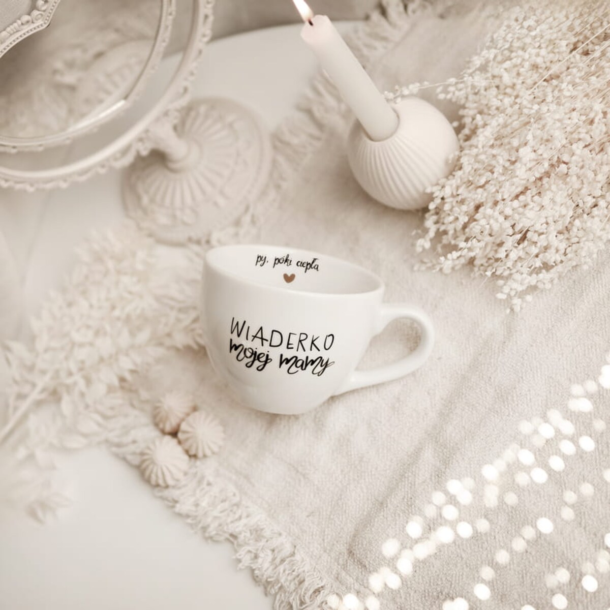 Biały kubek porcelanowy 500 ml - zabawny napis wiaderko mojej mamy dla mamy na Dzień Mamy
