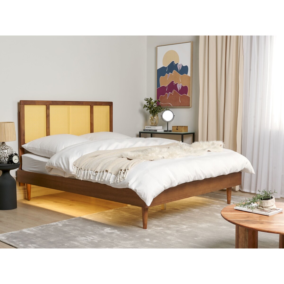Łóżko LED Rattan AURAY 160 x 200 cm Brązowy