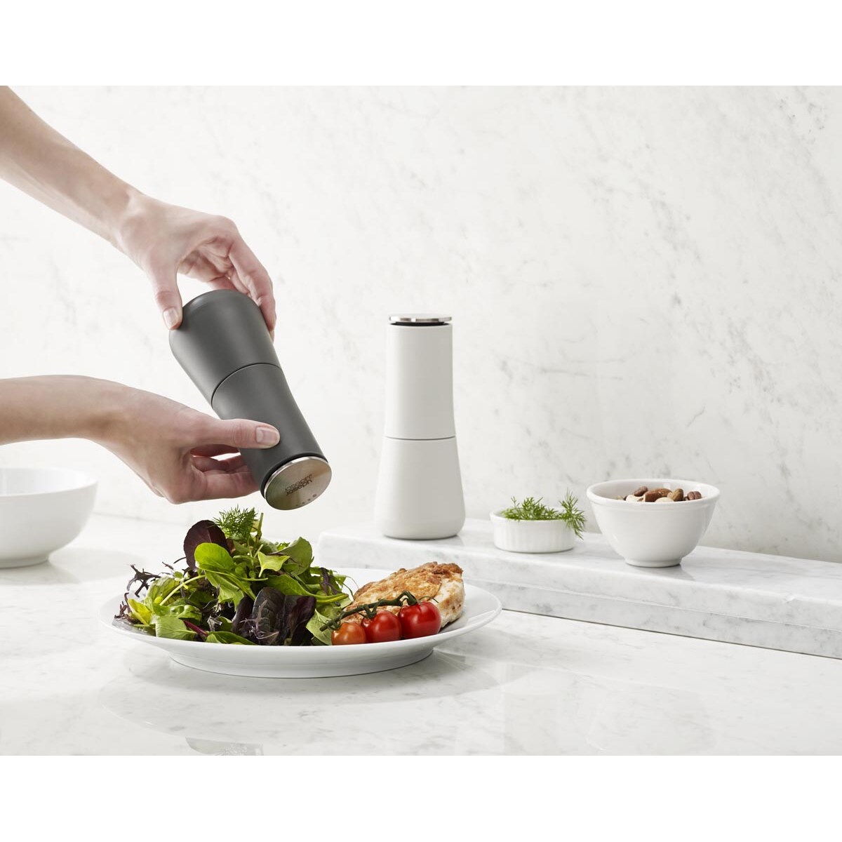 Młynki do pieprzu i soli Milltop, Joseph Joseph