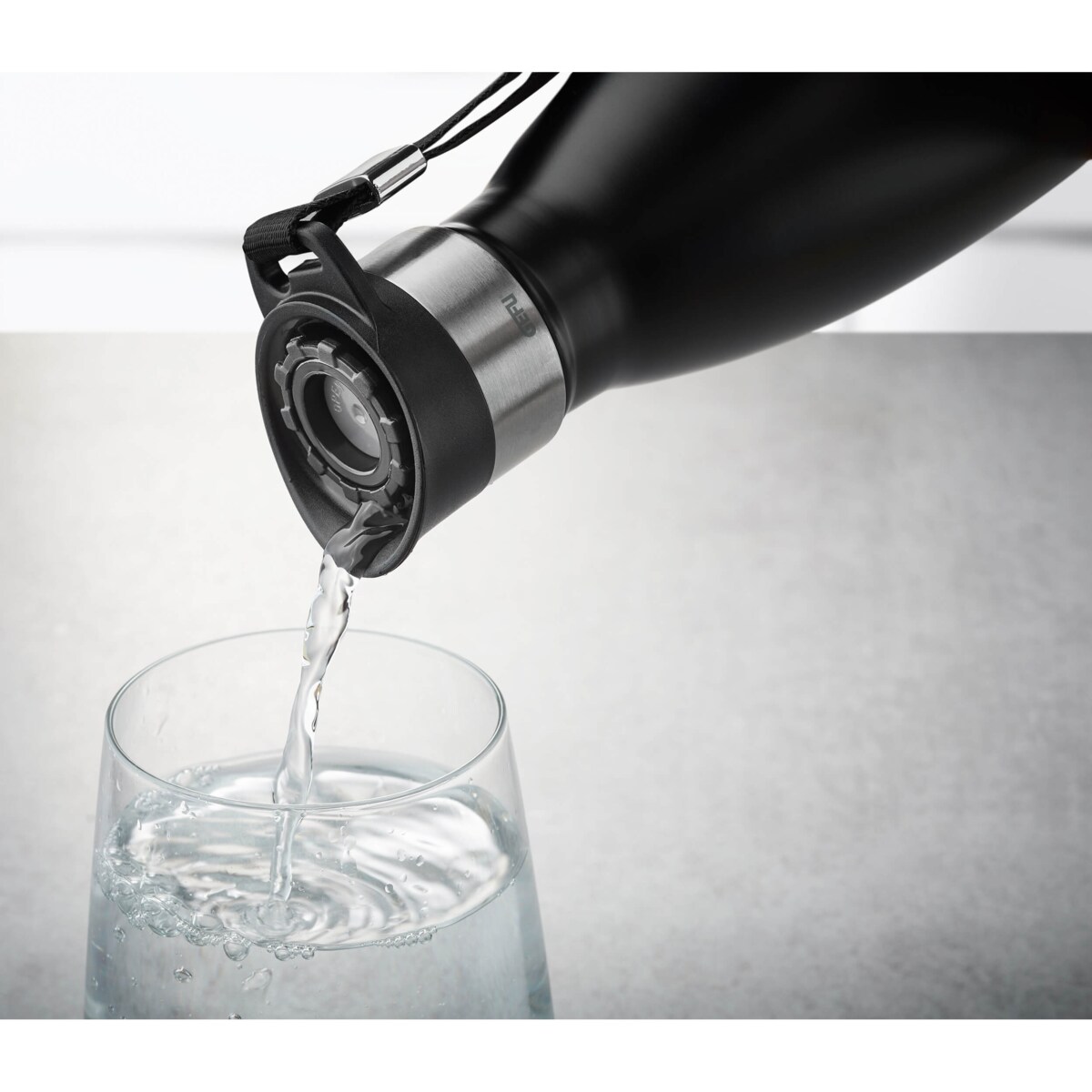 Butelka termiczna 500 ml OLIMPIO Czarny