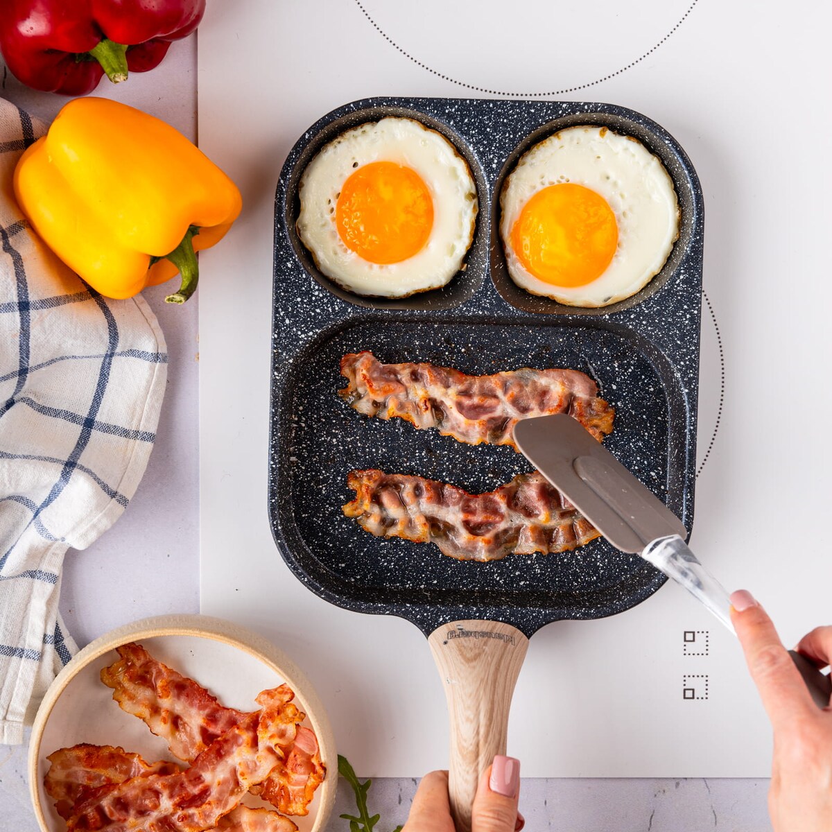 Patelnia marmurkowa 3 w 1 do jajek naleśników placków pancake 22x18cm CZARNA KLAUSBERG