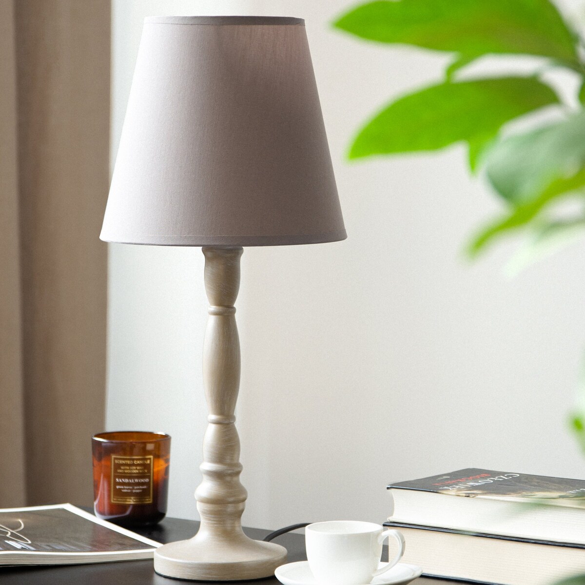 KONSIMO GITTA Lampka nocna klasyczna kolor beżowy