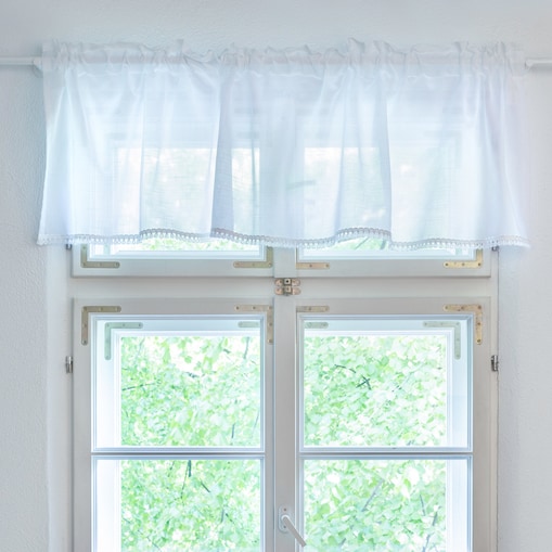 Lambrekin z frędzelkami na metry wys. 50 cm + 2,5 cm grzywka 390x0 prześwitujący biały