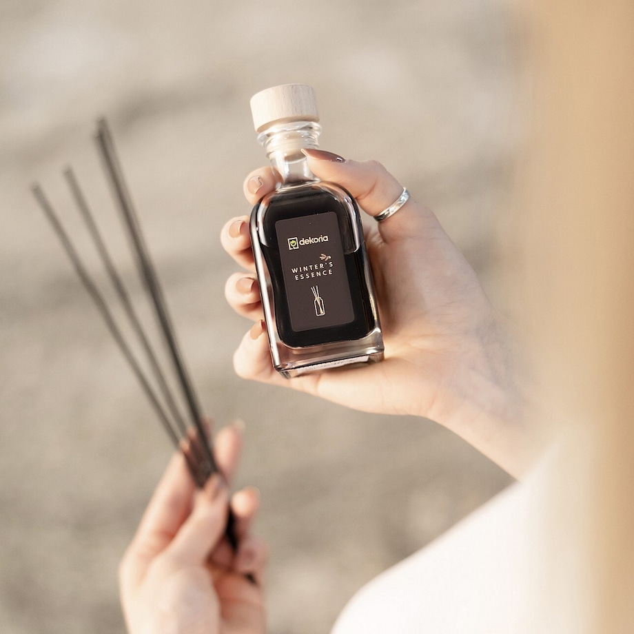 Dyfuzor zapachowy z patyczkami Winter's Essence, 5x5x25 cm