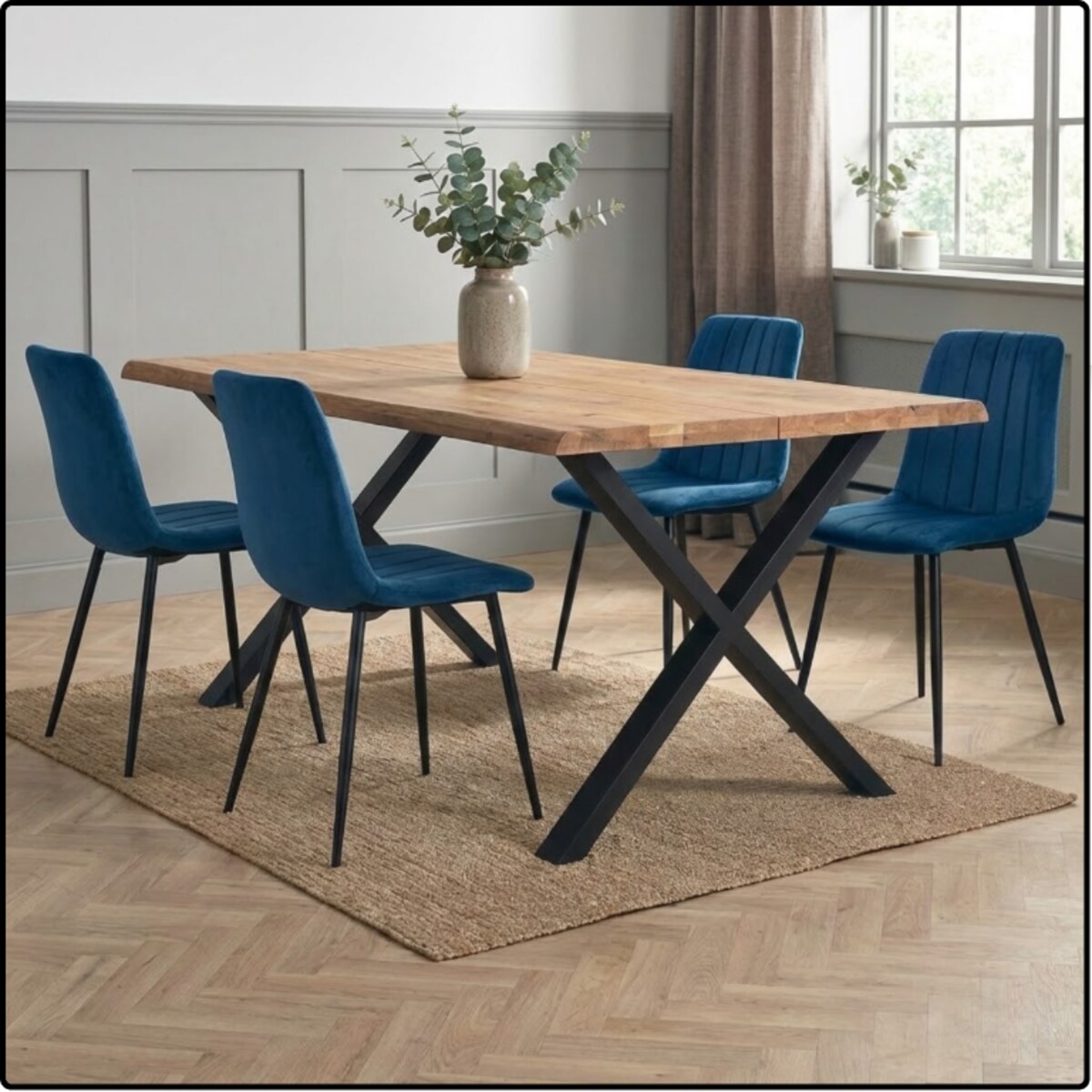 Krzesło do jadalni i salonu granatowy welur – nowoczesne krzesło na czarnych nogach