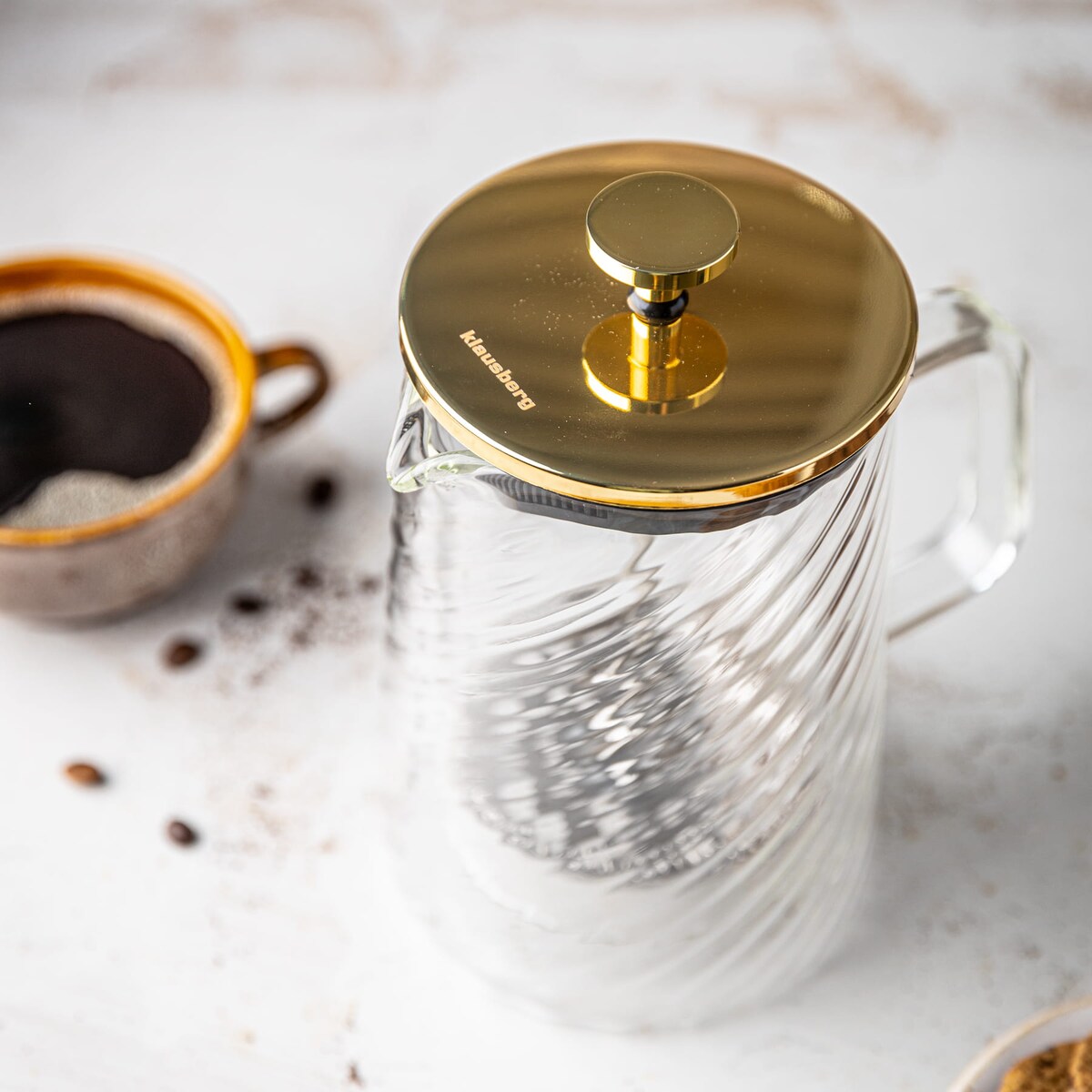 Zaparzacz do kawy herbaty szklany 600ml French Press złoty KLAUSBERG