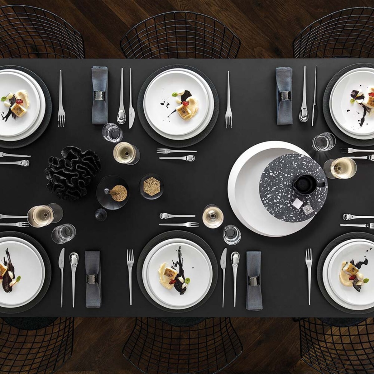 Talerz sałatkowy New Moon, 24 x 24 x 2 cm, Villeroy & Boch