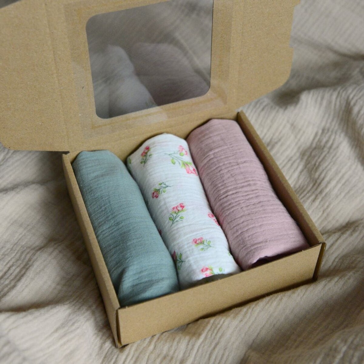 Pieluszki muślinowe - czerwona łączka (3-pak)