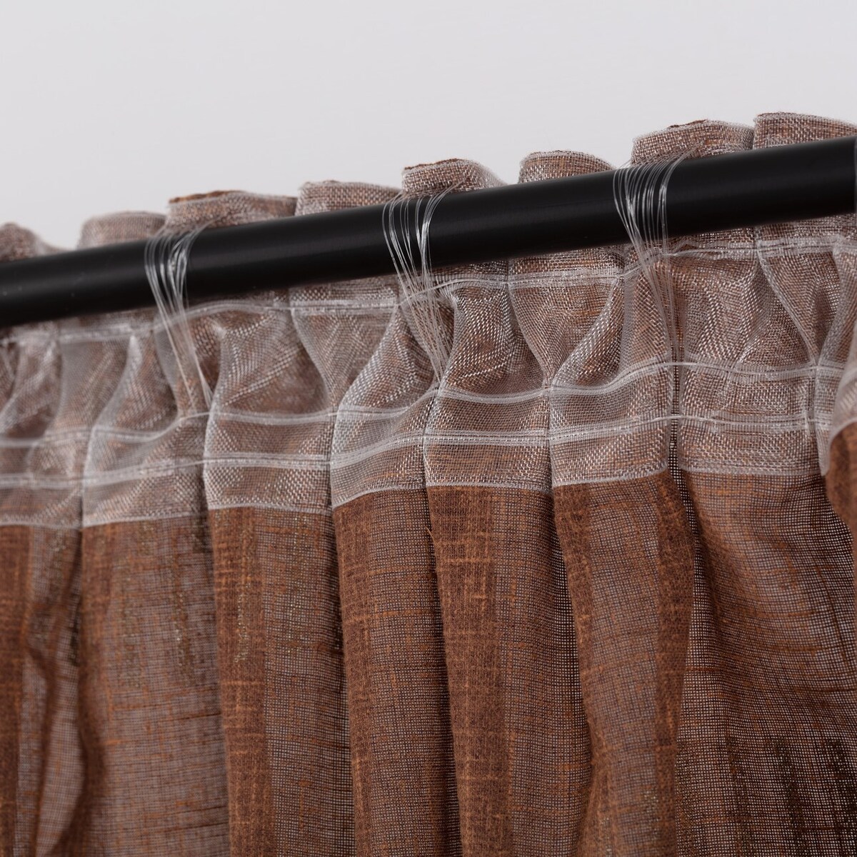 Zasłona BASIC na taśmie marszczącej 130x280 cm brąz 1szt. 130x280 brązowy