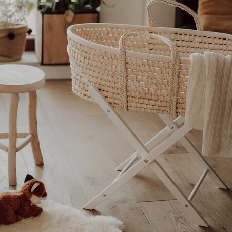 Kosz Mojżesza - pleciony z trawy