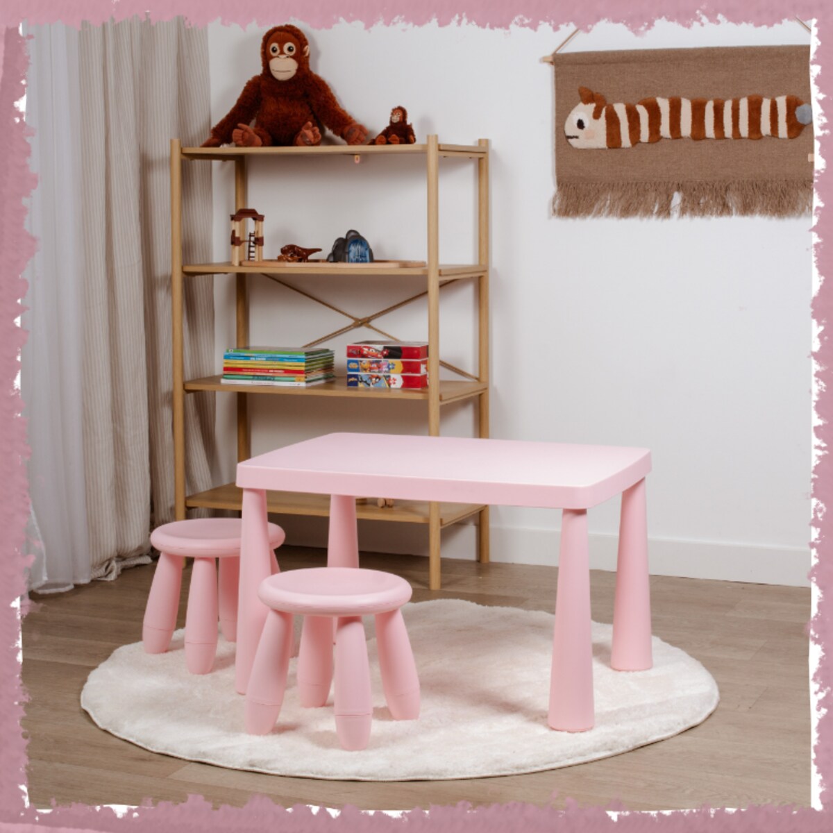 Stolik dla dzieci różowy plastikowy do pokoju dziecka dziecięcy