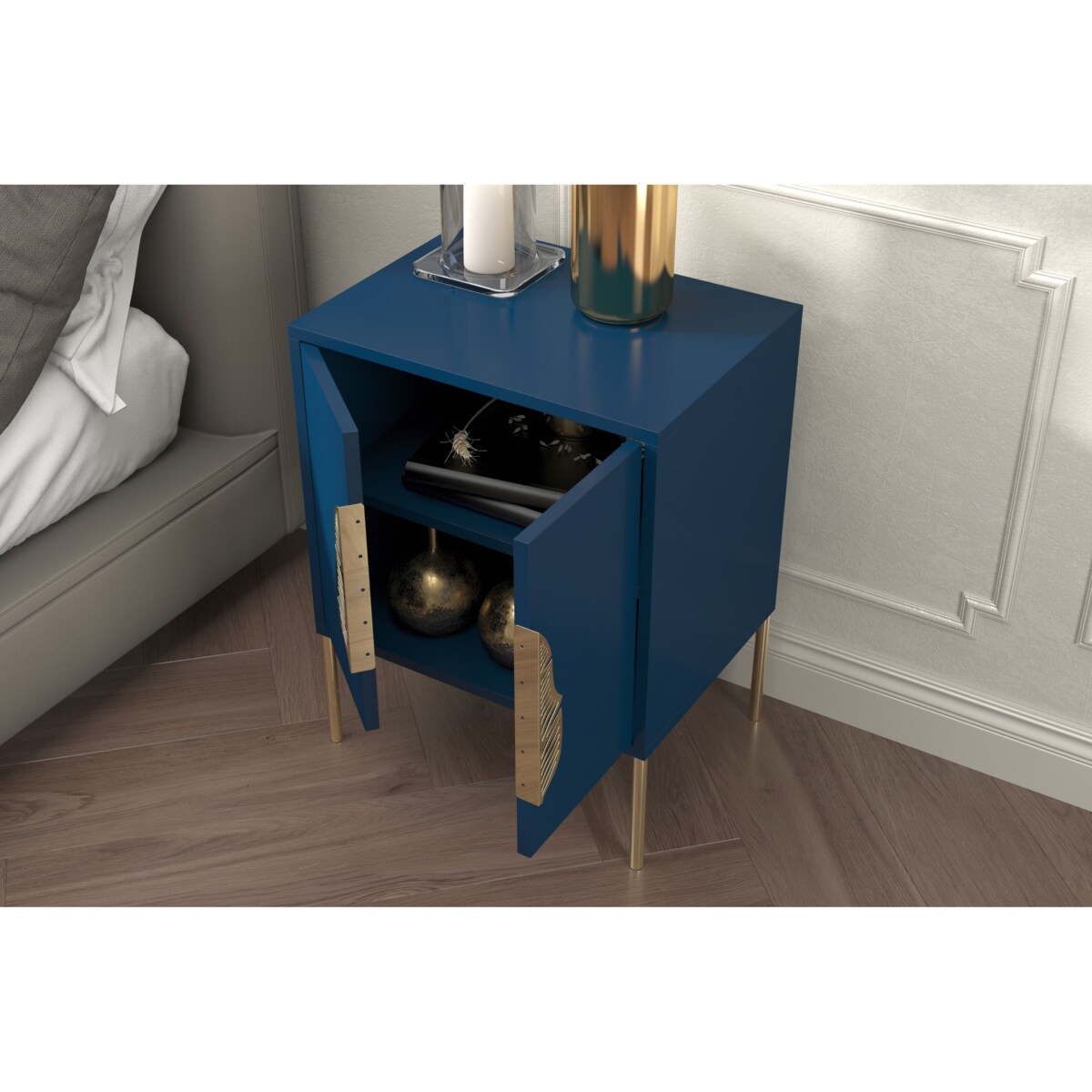 Granatowa szafka nocna Skandica MERLIN ze złotymi dodatkami