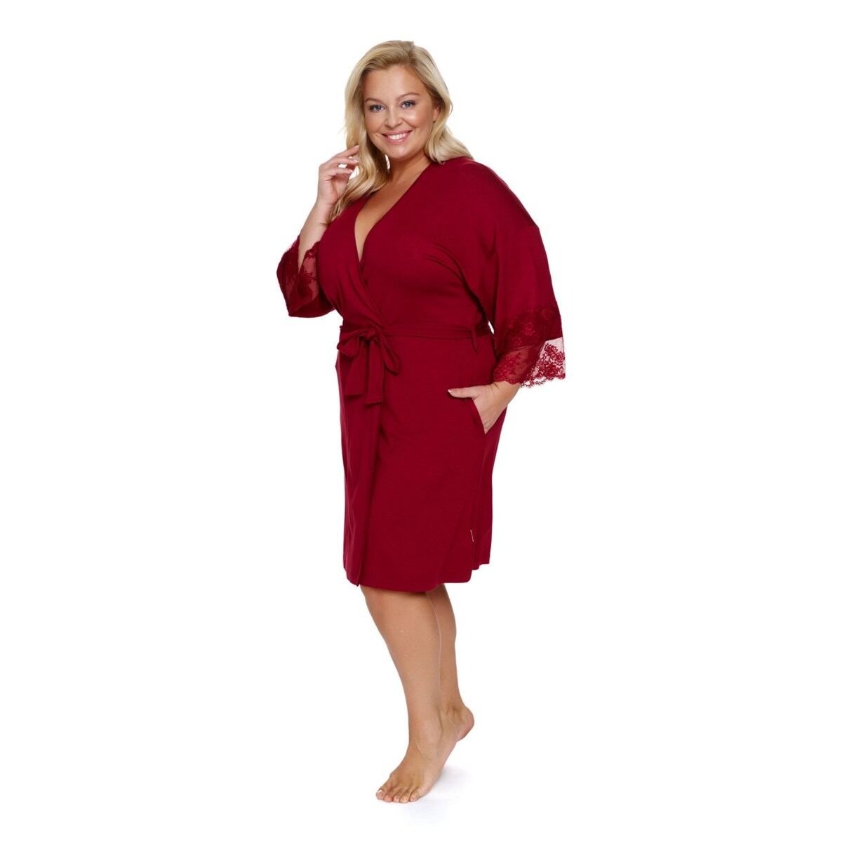 Burgundowy szlafrok damski z koronką
