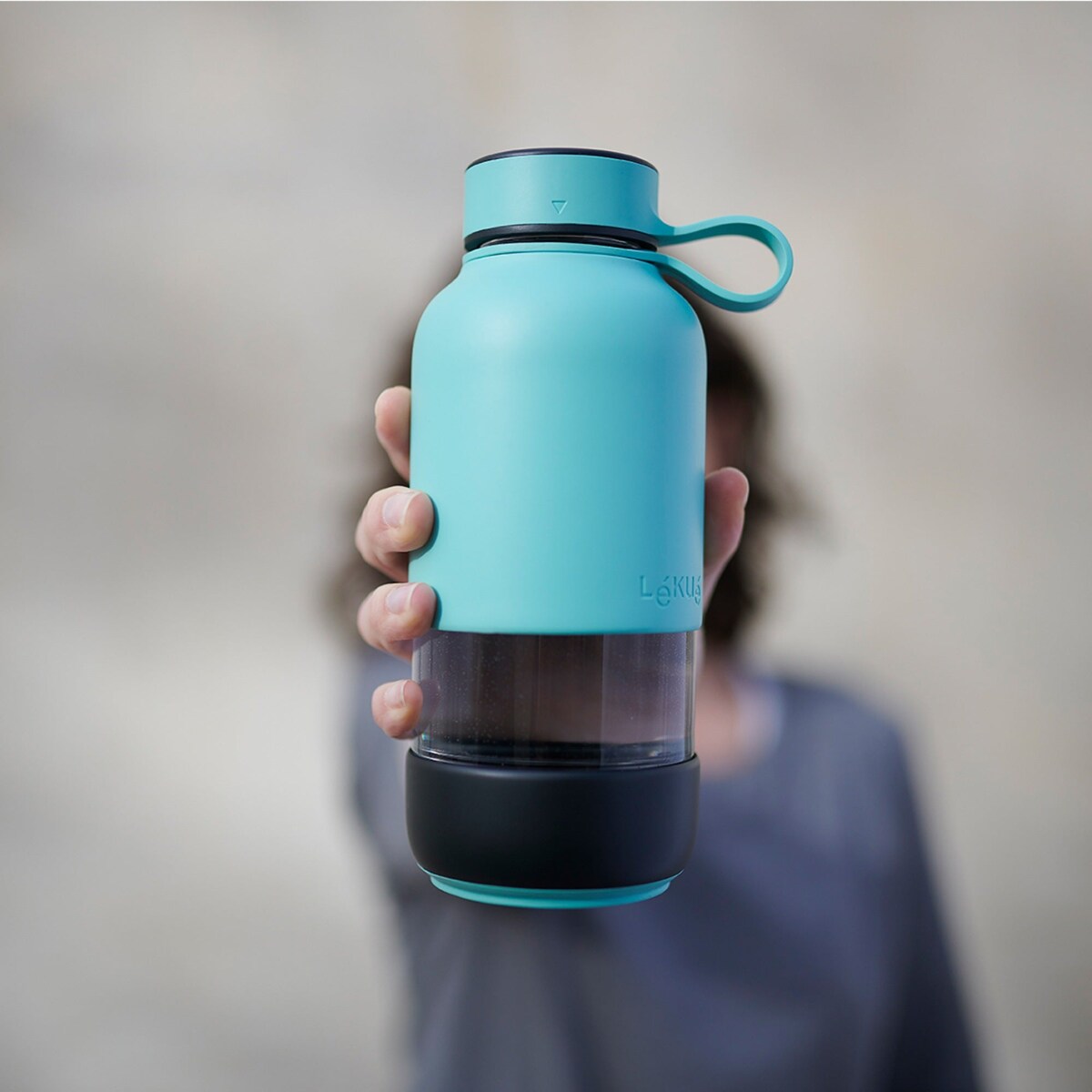 LÉKUÉ TO GO szklana butelka, turkusowa