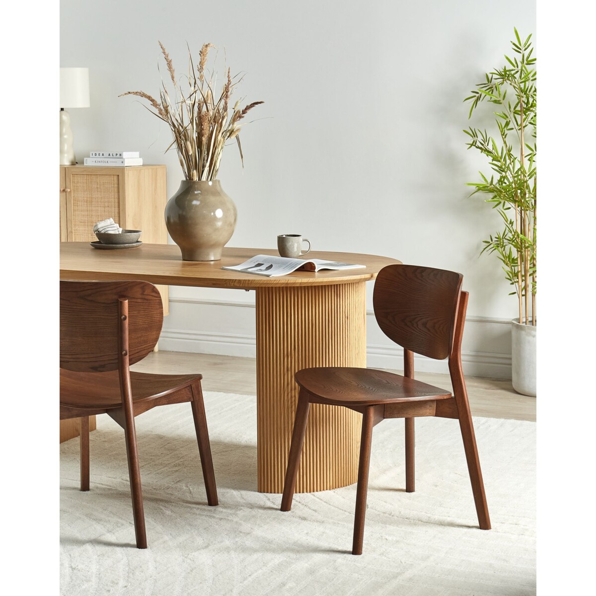 Zestaw 2 krzeseł do jadalni OVERLY Drewno kauczukowe Ciemne drewno