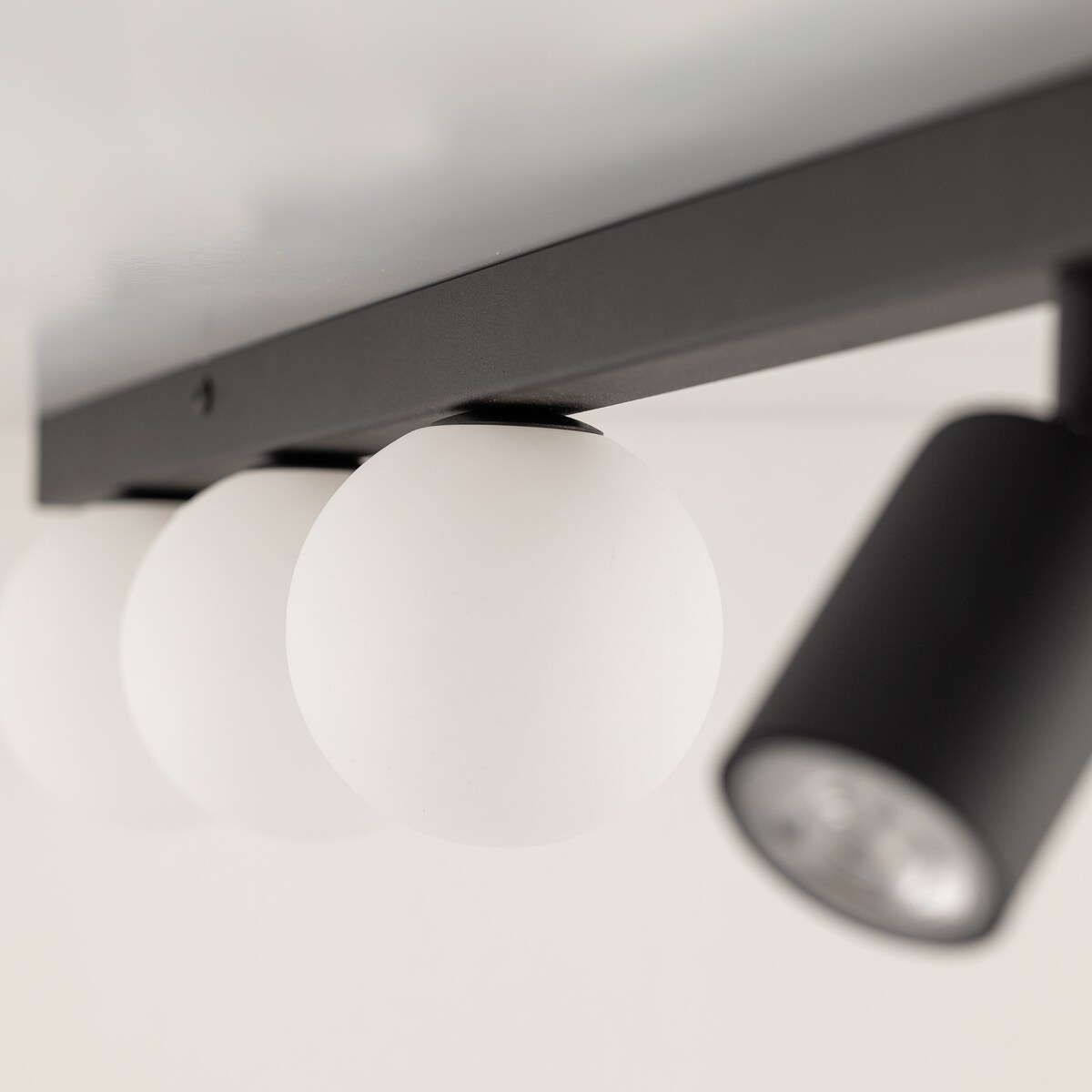 Lampa Sufitowa VOX Czarno-Biała 6-Punktowa z Regulowanymi Reflektorkami TK Lighting